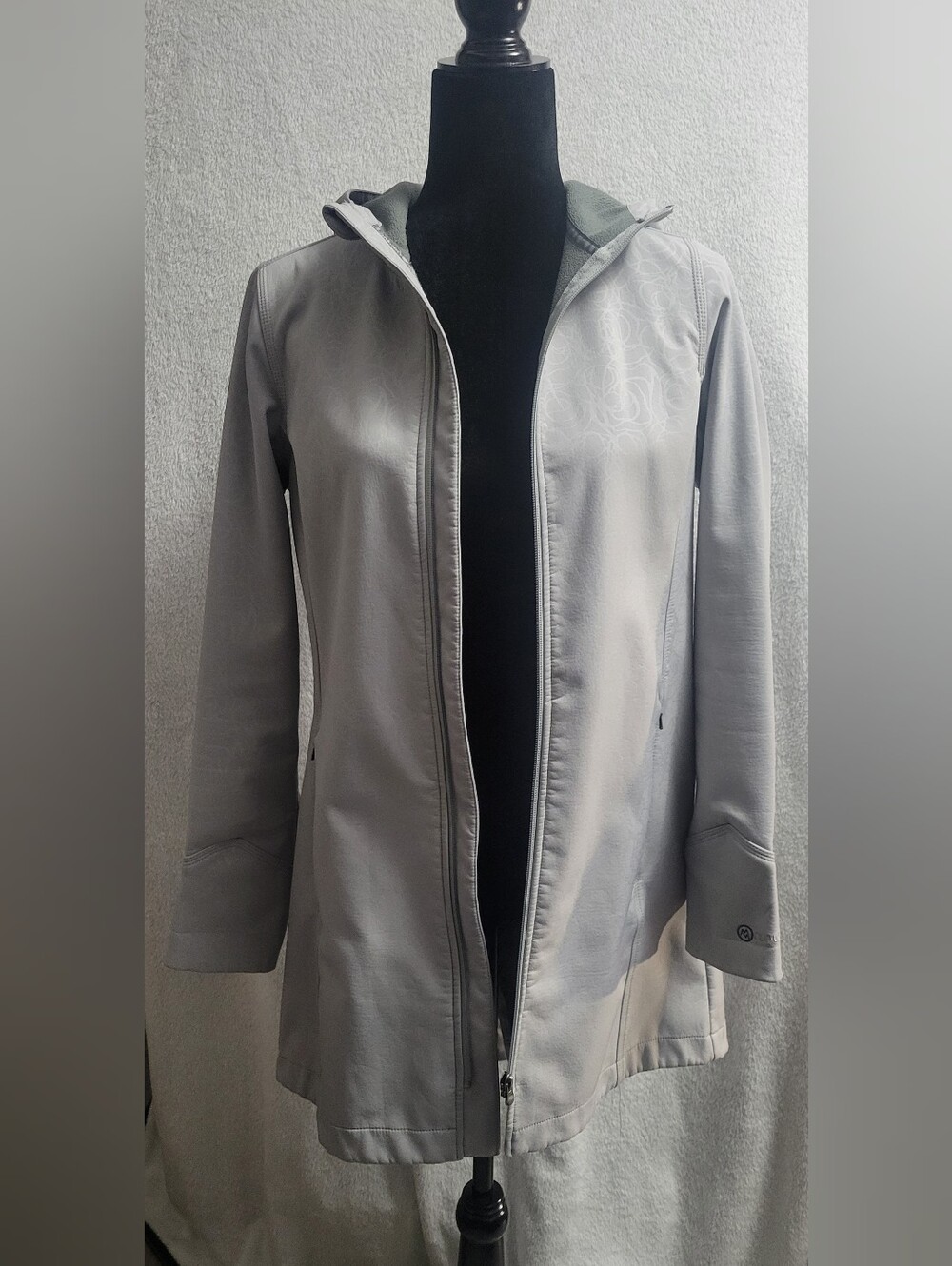 Rare Cloudveil Small Tone-on-Tone Rose Print Hooded Fleece-Lined Jacket - Gray